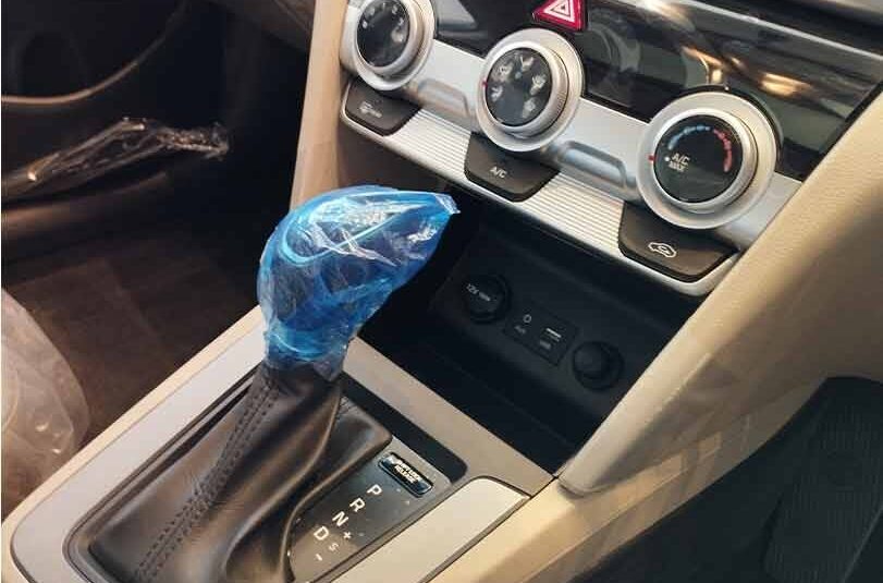 Hyundai Elantra GL interior