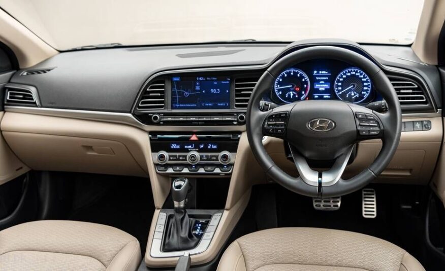 Hyundai Elantra GL interior