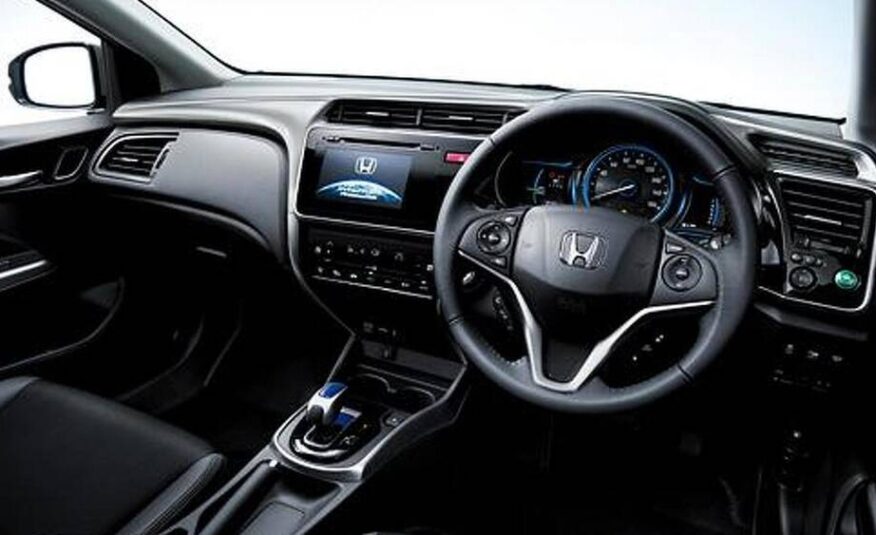 Honda Grace Hybrid DX