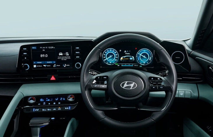 Hyundai Elantra Hybrid 2025 steering wheel